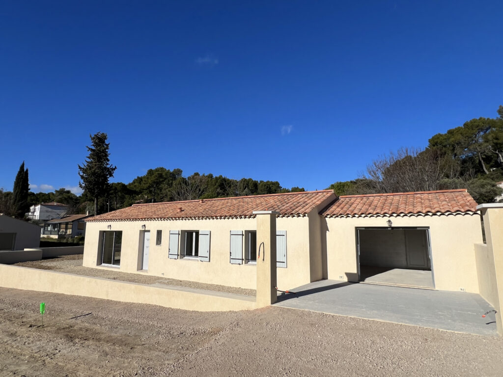 La Bastidonne : Location maison T4 avec jardin et belle vue  – 4 pièces – 3 chambres – 86.68 m²