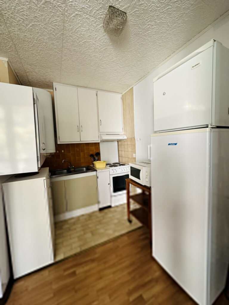 APPARTEMENT F2 – TERRASSE – GARAGE BOX – CAVE – PROCHE DES T – 2 pièces – 1 chambre – 6  – 38.4 m²