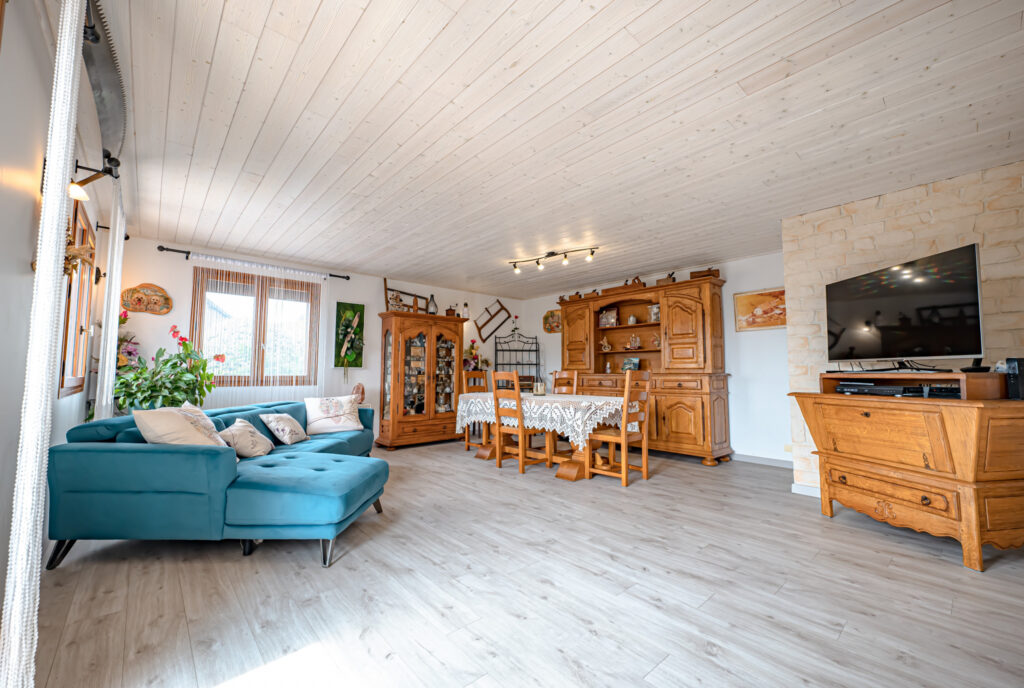 Propriété 4 pièces de 180 m2 habitables – 7 pièces – 3 chambres – 6  – 180 m²