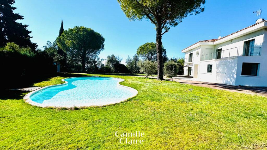 Maison contemporaine de prestige de 290m2 à 5 minutes du cen – 9 pièces – 7 chambres – NR  – 290 m²