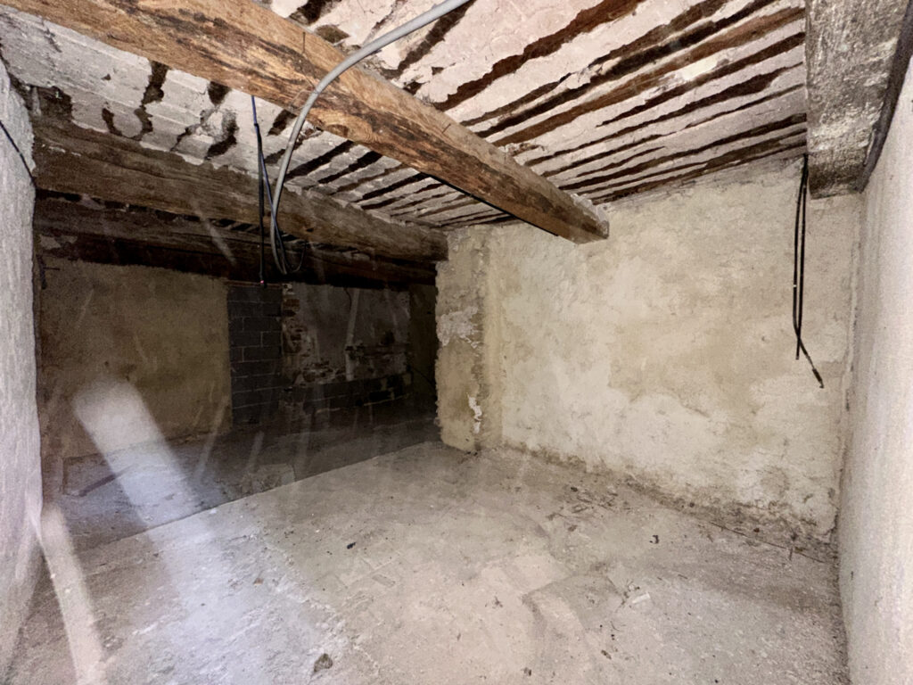 Maison de village à rénover – 7 pièces – 4 chambres – 6  – 160.6 m²