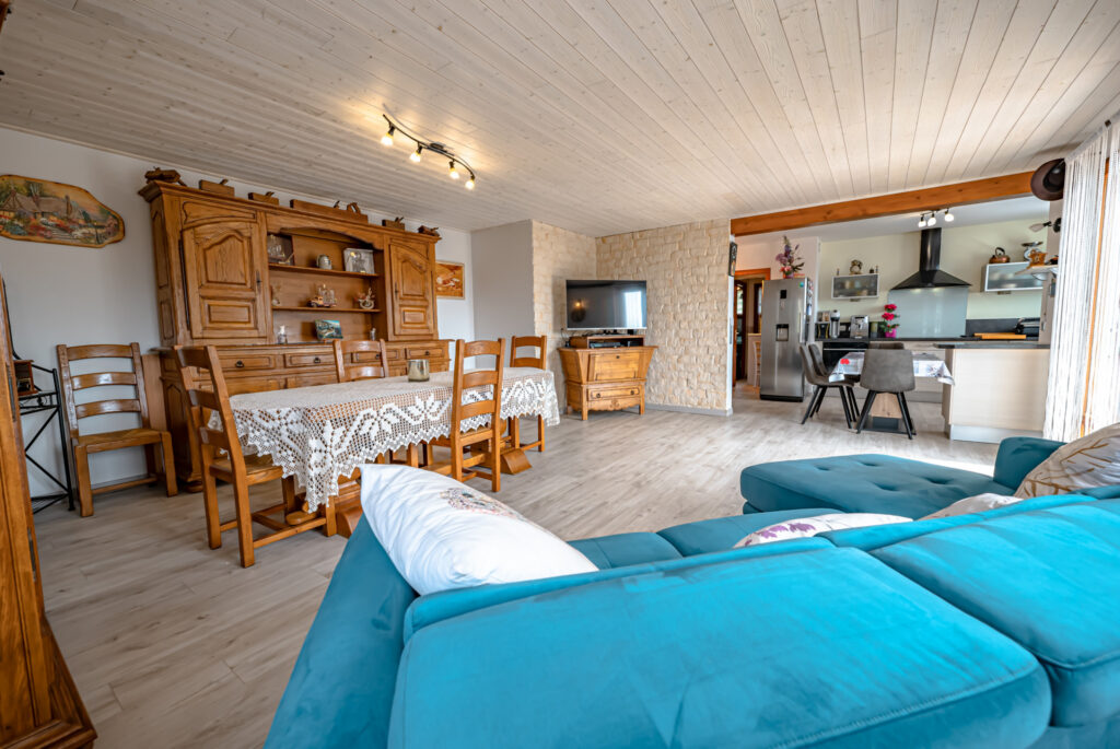 Propriété 4 pièces de 180 m2 habitables – 7 pièces – 3 chambres – 6  – 180 m²