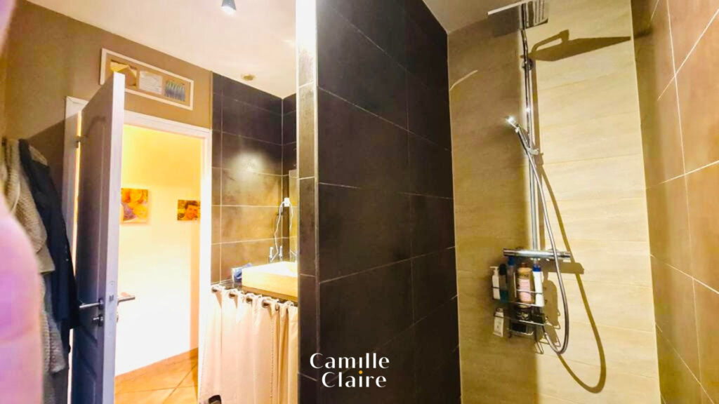 Maison T4 de plain-pied au clame avec terrain clos à Mimet. – 4 pièces – 3 chambres – NR  – 90 m²