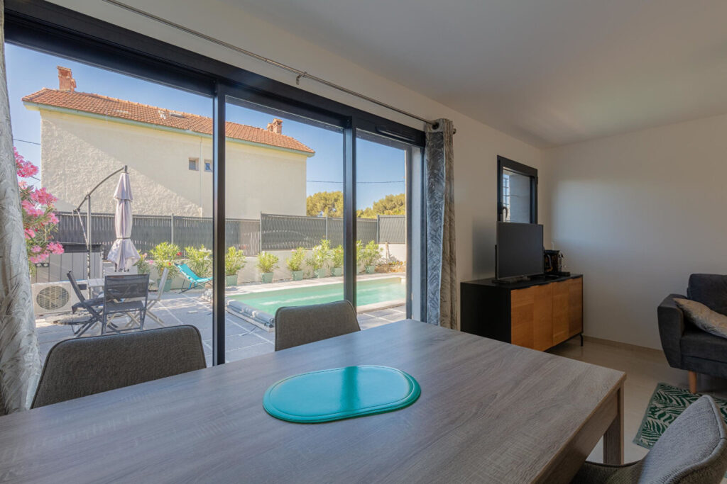 Maison Bandol 8 pièce(s) 210 m2 – 8 pièces – 5 chambres – 6  – 210 m²