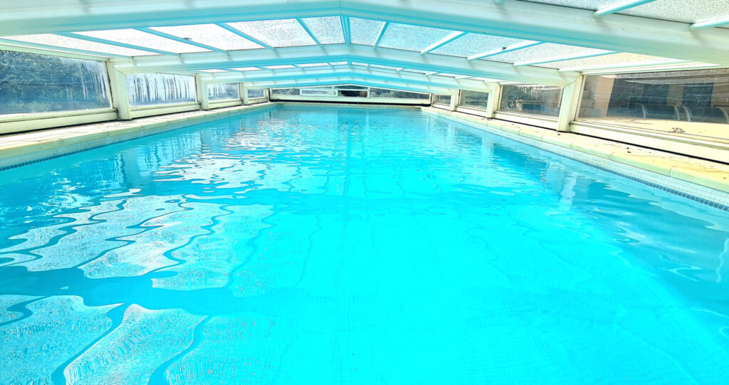 Villa d’architecte avec piscine  – 5 pièces – 3 chambres – 6  – 190 m²