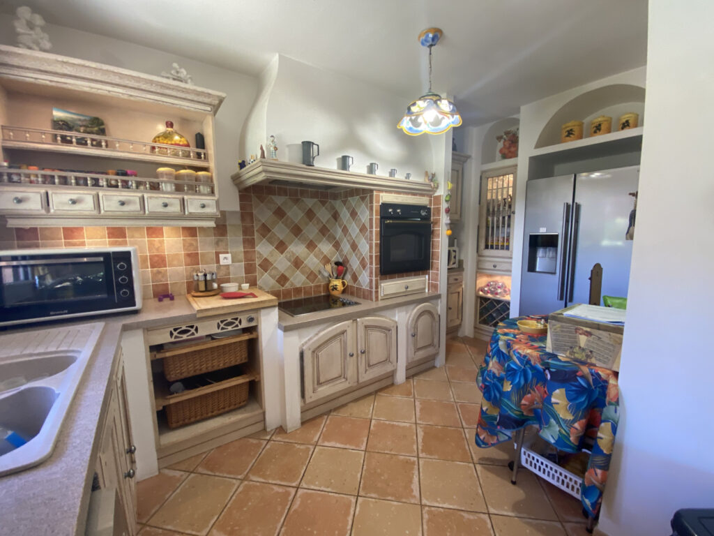 Villa individuelle avec piscine – 5 pièces – 3 chambres – 6  – 155 m²