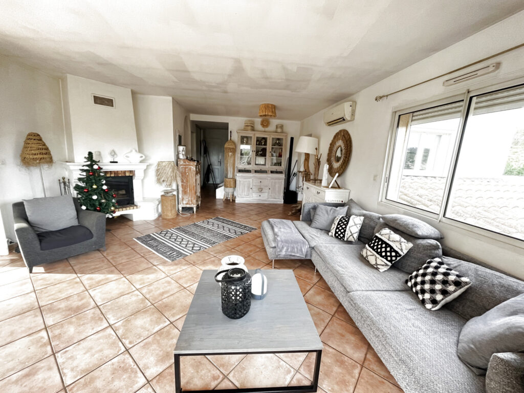 Villa individuelle avec piscine – 7 pièces – 5 chambres – 6  – 155 m²