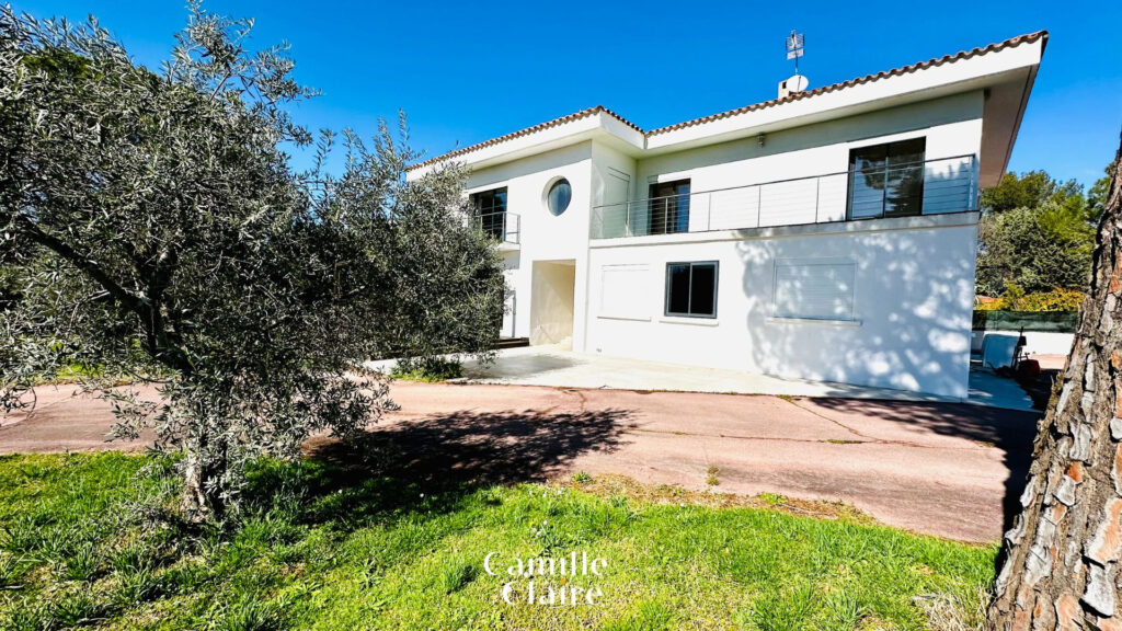 Maison contemporaine de prestige de 290m2 à 5 minutes du cen – 9 pièces – 7 chambres – NR  – 290 m²