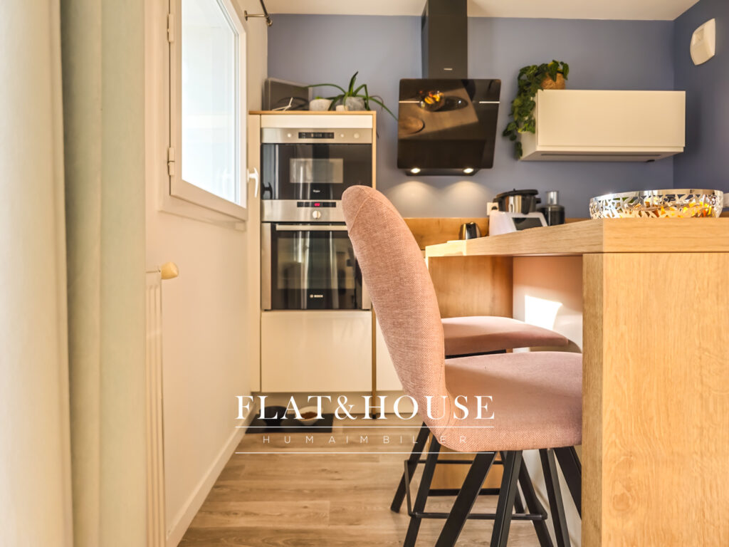 Lumineux dernier étage COUP DE COEUR  T3  66 m2 + Parking +  – 3 pièces – 2 chambres – 6  – 66 m²