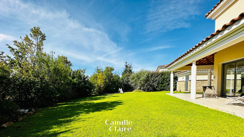 Villa contemporaine 3 chambres, terrain, piscine, environnem – 4 pièces – 3 chambres – NR  – 120 m²