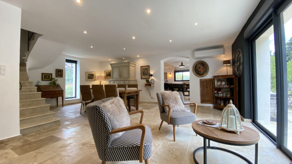 ‘MERVEILLE’ MAS D’EXCEPTION DE 260 m2 AVEC BASSIN PROVENCAL – 7 pièces – 4 chambres – NR  – 260 m²