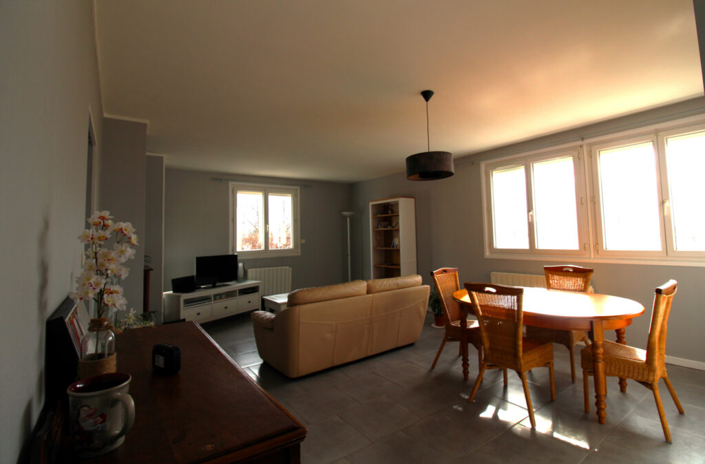 Appartement 3 pièces 69 m2 avec cave et parking à Dieppe Neu – 3 pièces – 2 chambres – 6  – 68.6 m²