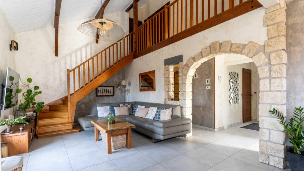 Annecy le VIeux – Maison 4 chambres  + 3 studios indépendant – 6 pièces – 4 chambres – 4  – 170 m²