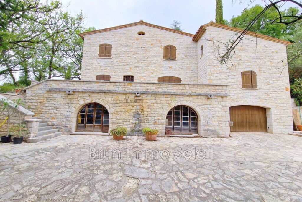 VUE MER   SAINT JEANNET  BRUN IMMO SOLEIL 7BD Kennedy cagnes   – 8 pièces – 4 chambres – 250.00 m²