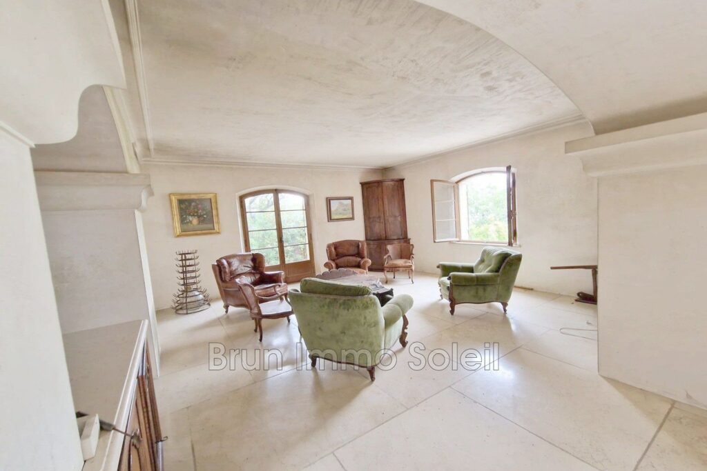 VUE MER   SAINT JEANNET  BRUN IMMO SOLEIL 7BD Kennedy cagnes   – 8 pièces – 4 chambres – 250.00 m²