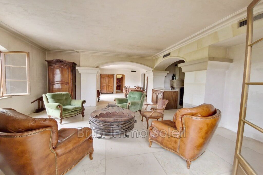 VUE MER   SAINT JEANNET  BRUN IMMO SOLEIL 7BD Kennedy cagnes   – 8 pièces – 4 chambres – 250.00 m²