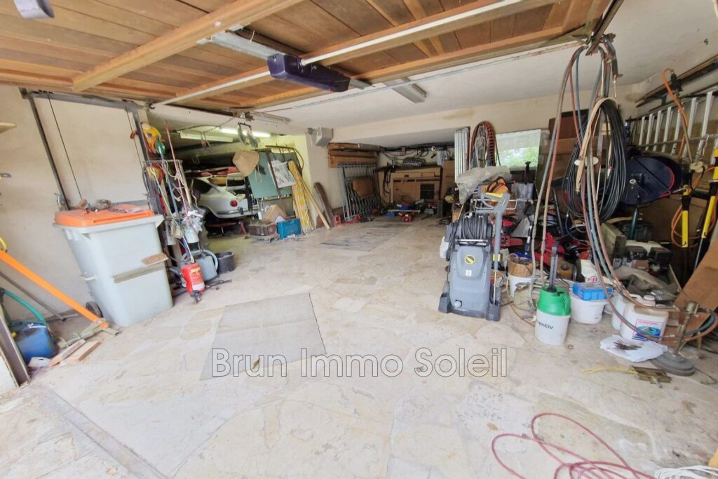 VUE MER   SAINT JEANNET  BRUN IMMO SOLEIL 7BD Kennedy cagnes   – 8 pièces – 4 chambres – 250.00 m²