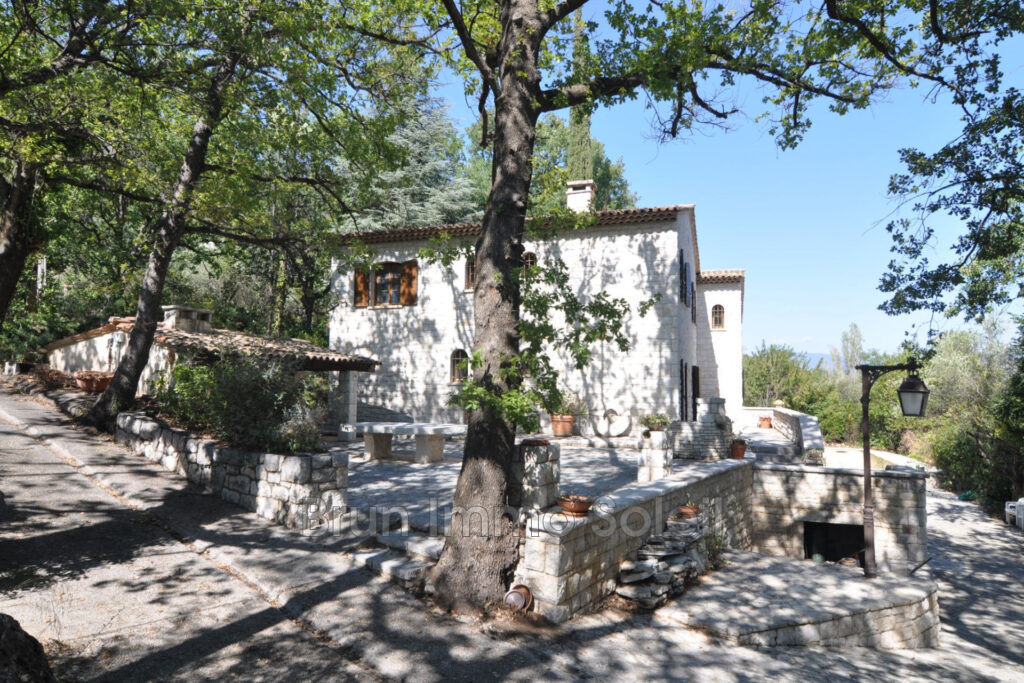 VUE MER   SAINT JEANNET  BRUN IMMO SOLEIL 7BD Kennedy cagnes   – 8 pièces – 4 chambres – 250.00 m²