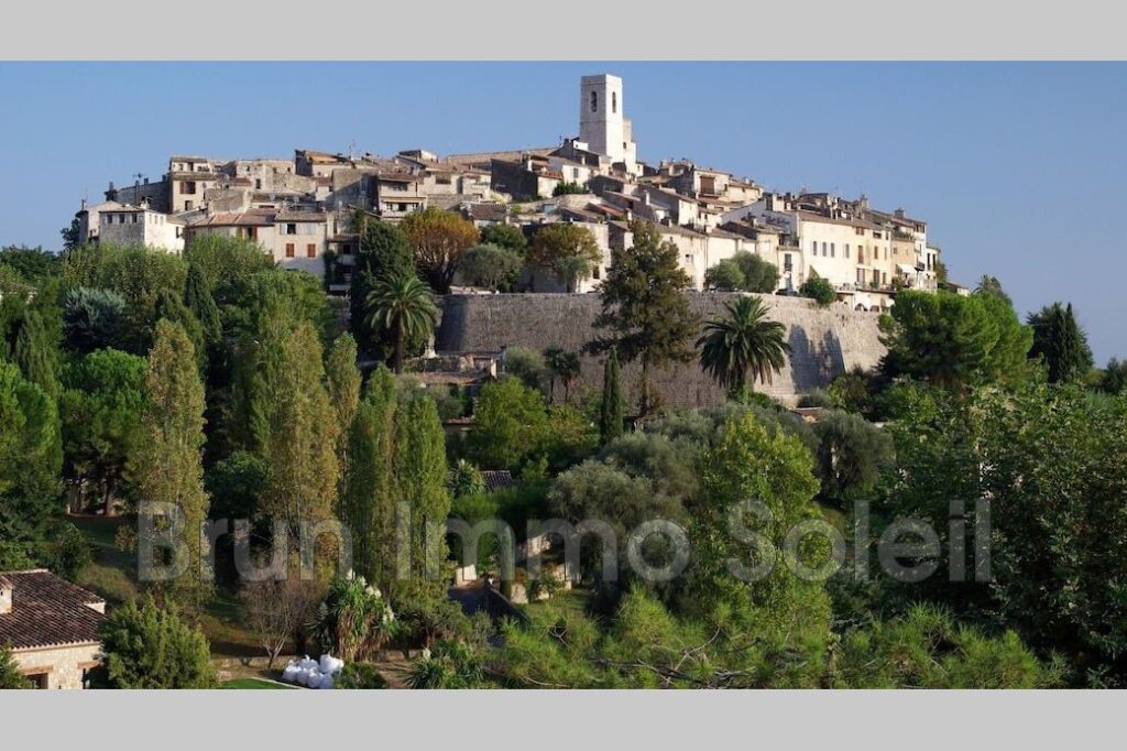 SAINT PAUL DE VENCE  BRUN IMMO SOLEIL 7 bd KENNEDY Cagnes sur  – 4 pièces – 3 chambres – 130.00 m²