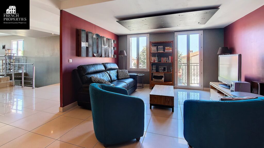 Maison de caractère – 7 pièces – 4 chambres – 4  – 209 m²