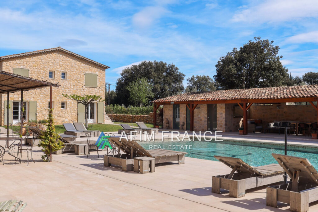 vente demeure de prestige 17 Pièce(s) – NR pièces – 14 chambres – 4  – 800.00 m²