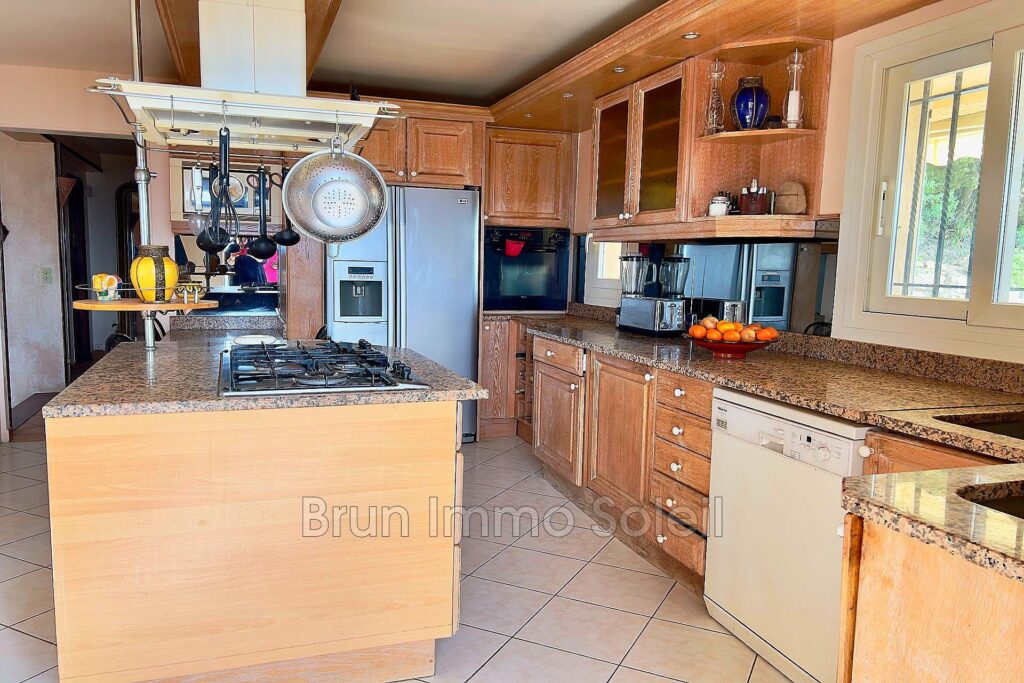 ASPREMONT 06 hauteur nice   agence BRUN IMMO SOLEIL  7 Boulev – 6 pièces – 4 chambres – 4  – 180.00 m²