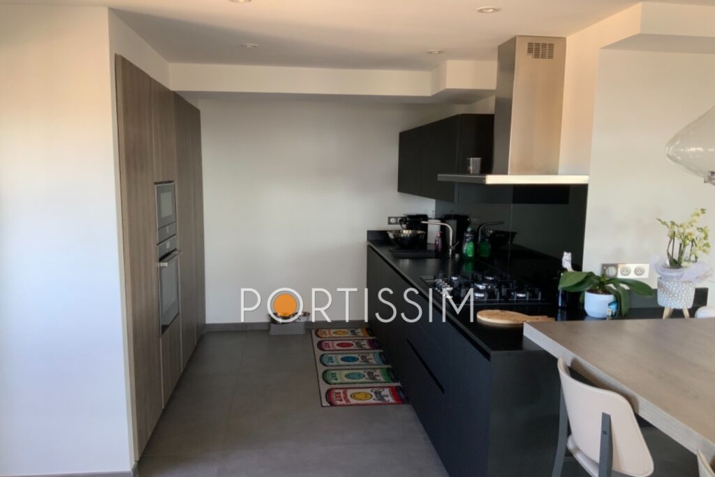 Cagnes-Sur-Mer magnifique apt 150m² très contemporain à vendre – 4 pièces – 3 chambres – 4  – 150.00 m²