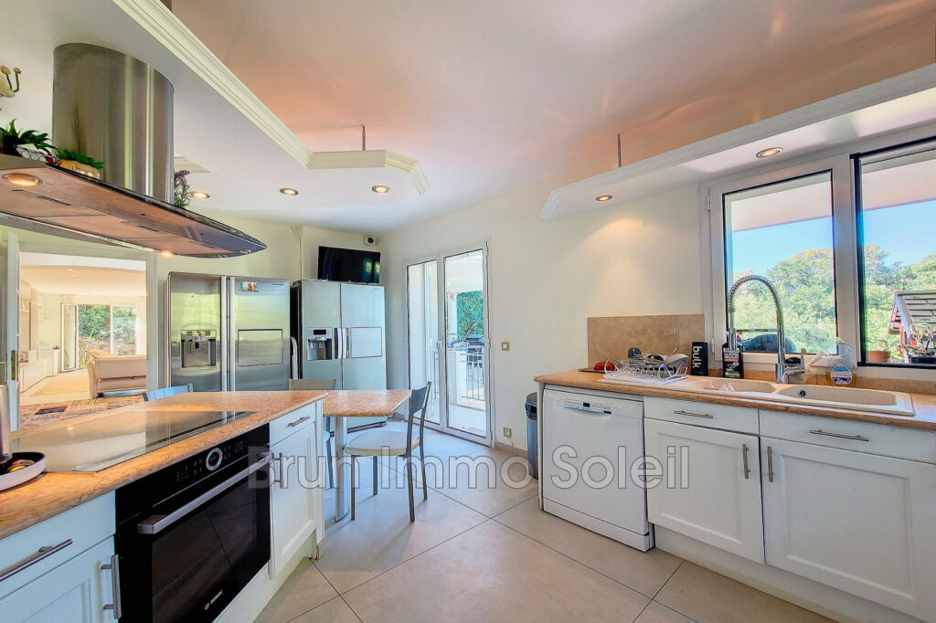 roquefort les pins Belle propriété sur le secteur de roquefort – NR pièces – 6 chambres – 4  – 333.00 m²