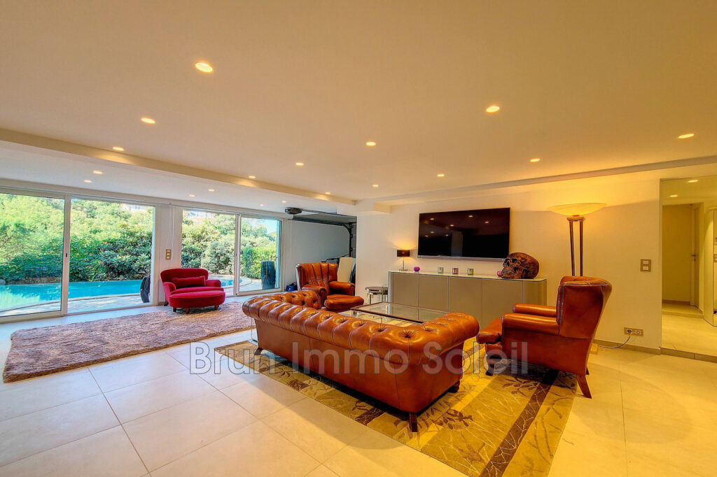 roquefort les pins Belle propriété sur le secteur de roquefort – NR pièces – 6 chambres – 4  – 333.00 m²