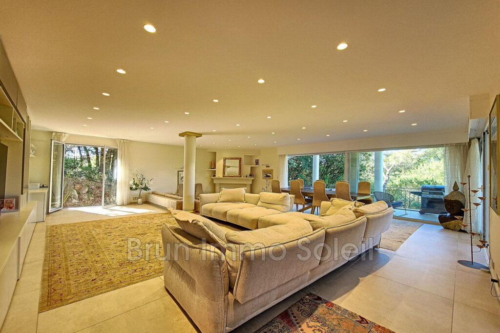 roquefort les pins Belle propriété sur le secteur de roquefort – NR pièces – 6 chambres – 4  – 333.00 m²