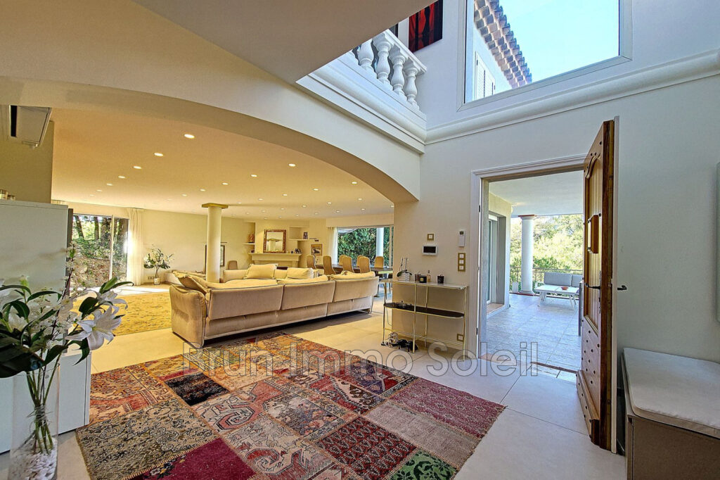 roquefort les pins Belle propriété sur le secteur de roquefort – NR pièces – 6 chambres – 4  – 333.00 m²