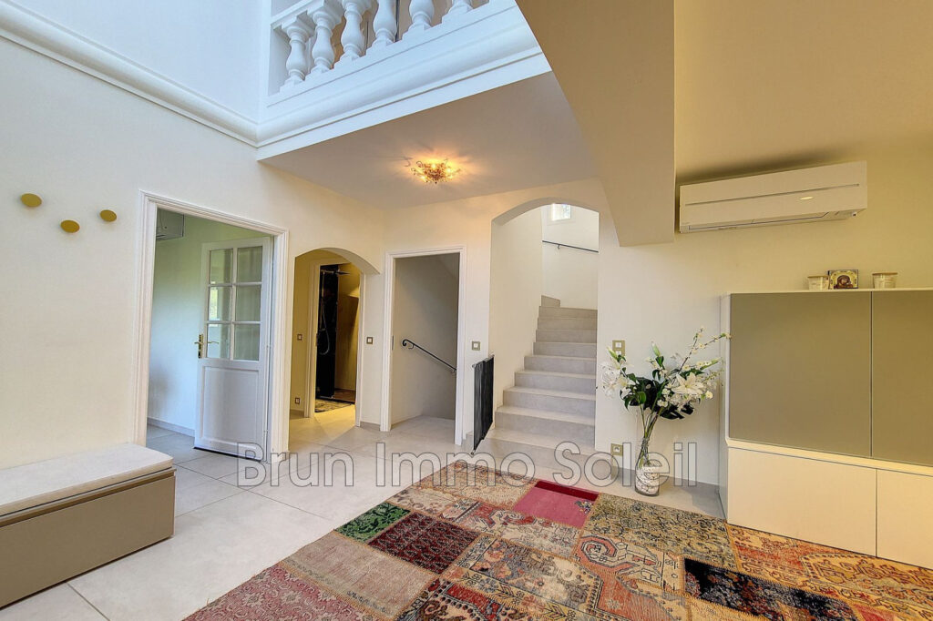 roquefort les pins Belle propriété sur le secteur de roquefort – NR pièces – 6 chambres – 4  – 333.00 m²