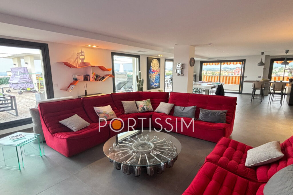 Cagnes-Sur-Mer magnifique apt 150m² très contemporain à vendre – 4 pièces – 3 chambres – 4  – 150.00 m²