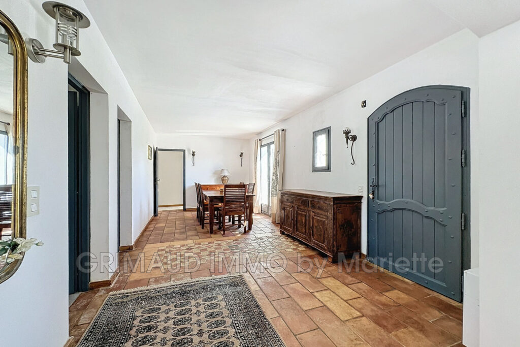 villa avec piscine et vue degagée – 6 pièces – 5 chambres – 150.80 m²