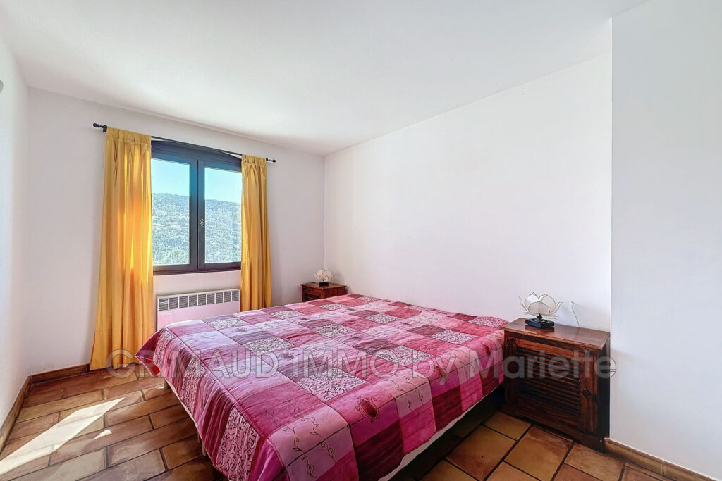 villa avec piscine et vue degagée – 6 pièces – 5 chambres – 150.80 m²