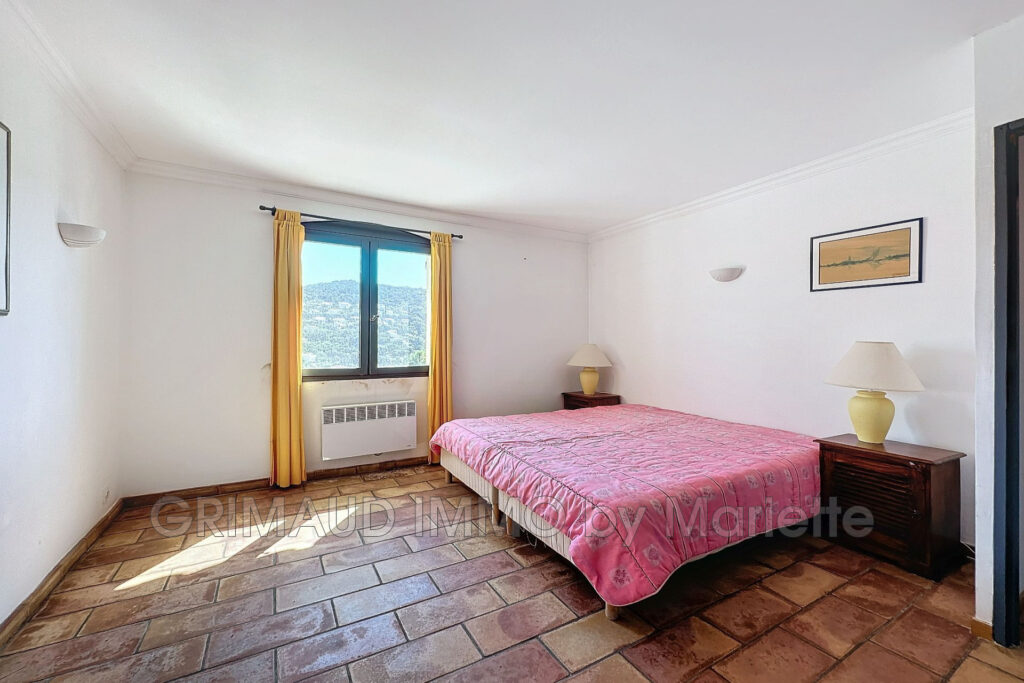 villa avec piscine et vue degagée – 6 pièces – 5 chambres – 150.80 m²