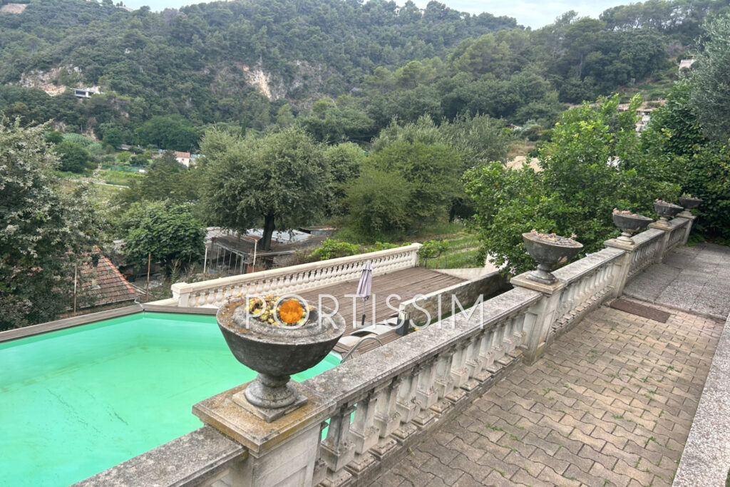 vente  5 Pièce(s) – 5 pièces – 4 chambres – 240.00 m²