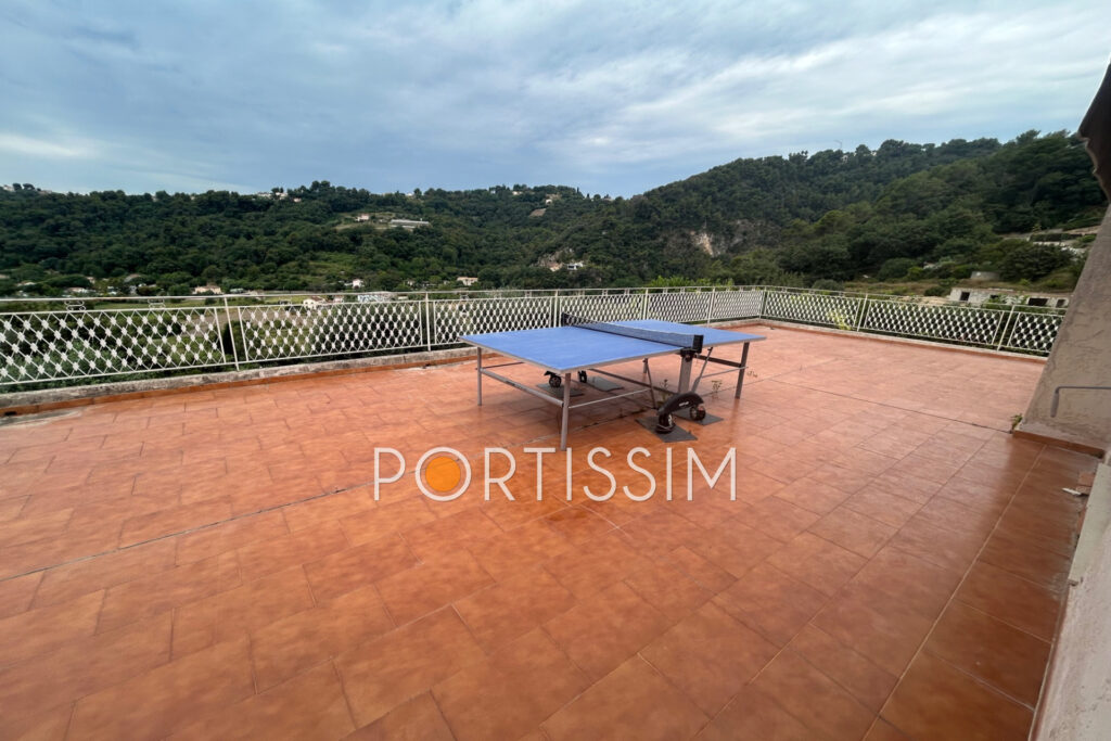 vente  5 Pièce(s) – 5 pièces – 4 chambres – 240.00 m²