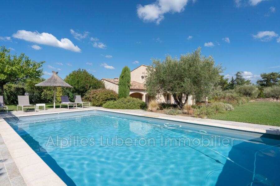Maison à louer à Eygalières