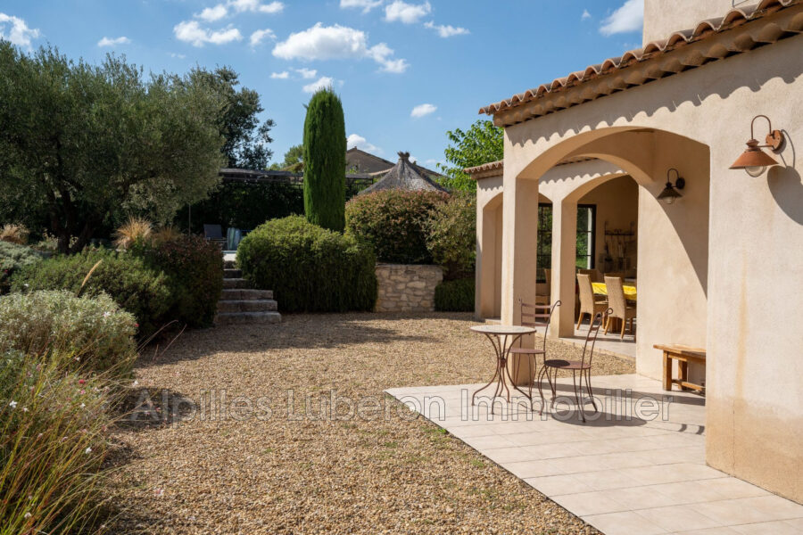 Maison à louer à Eygalières