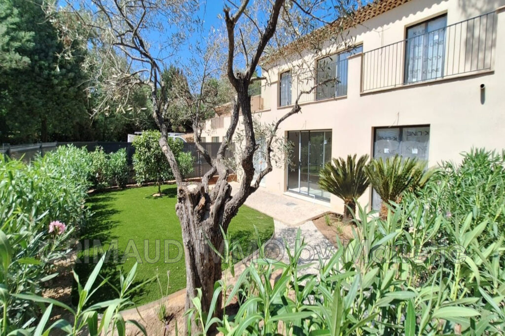 joli mazet avec jardinet et deux terrasses, a pied des plages, – 3 pièces – 2 chambres – 4  – 72.81 m²