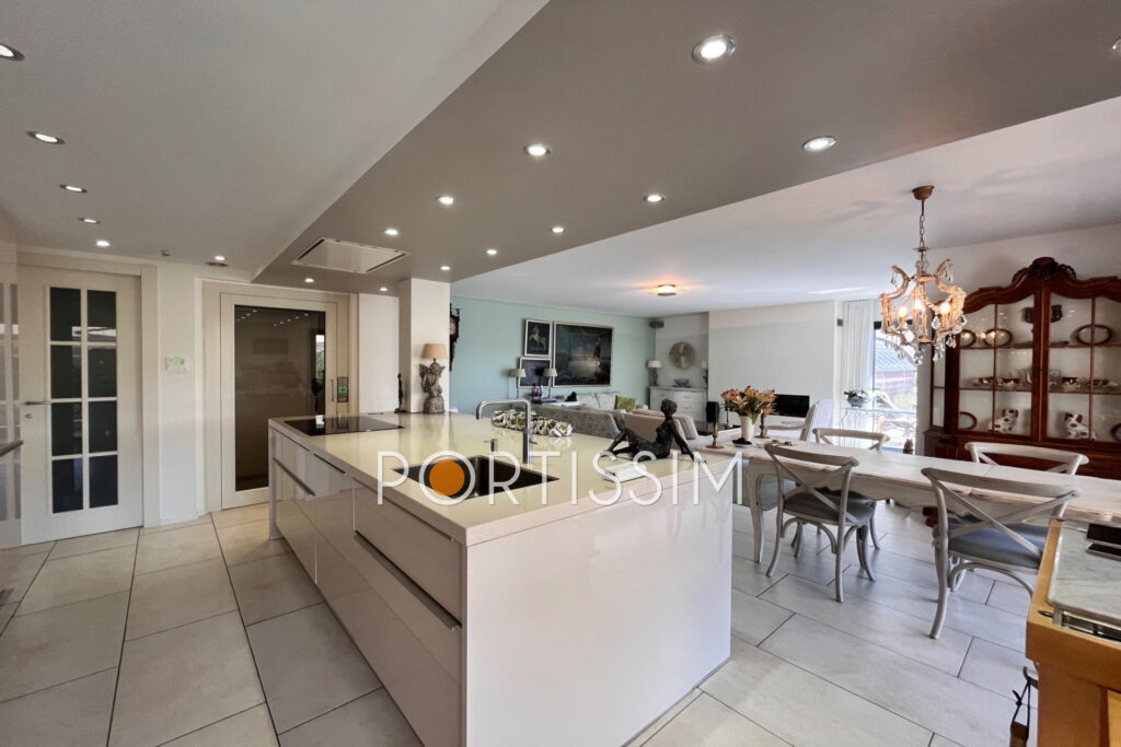 vente dernier étage 3 Pièce(s) – 3 pièces – 2 chambres – 107.00 m²