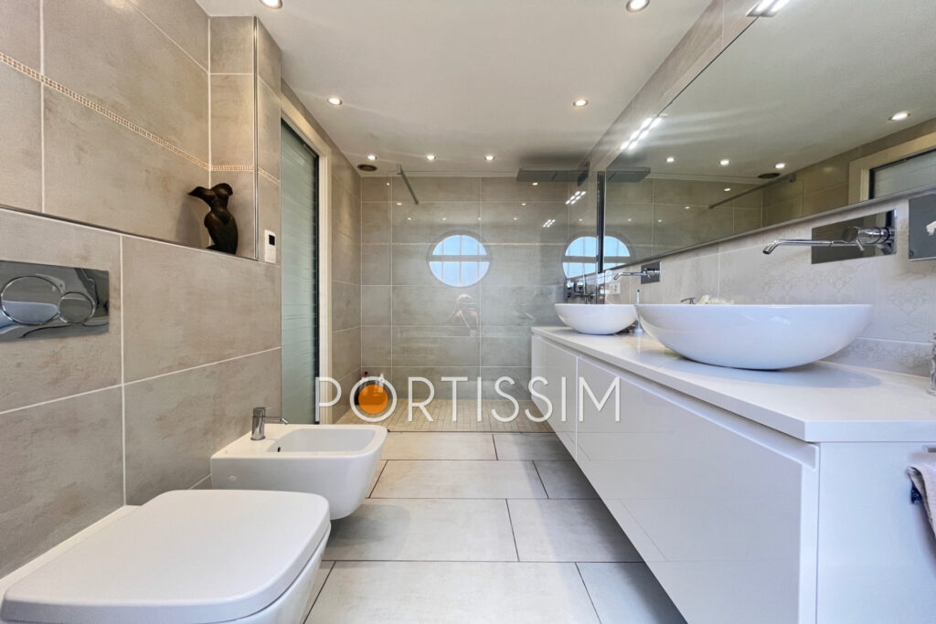 vente dernier étage 3 Pièce(s) – 3 pièces – 2 chambres – 107.00 m²