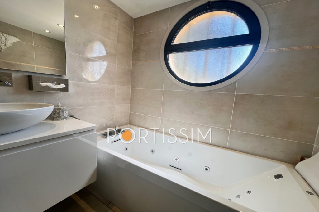 vente dernier étage 3 Pièce(s) – 3 pièces – 2 chambres – 107.00 m²