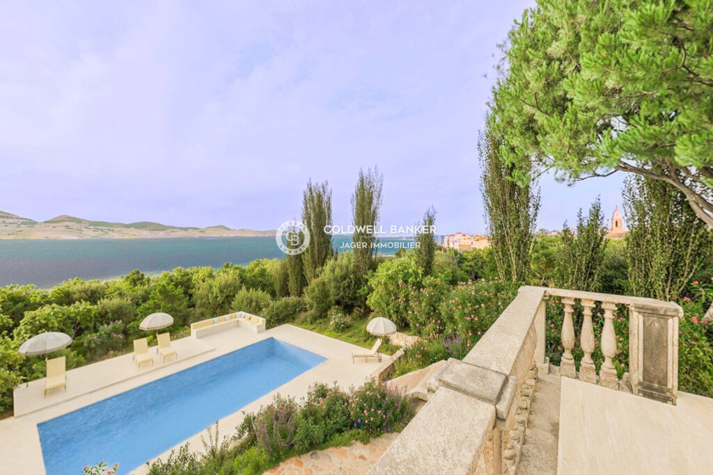 Superbe villa provençale avec vue mer panoramique – Golfe de S – 8 pièces – 7 chambres – 4  – 275.00 m²