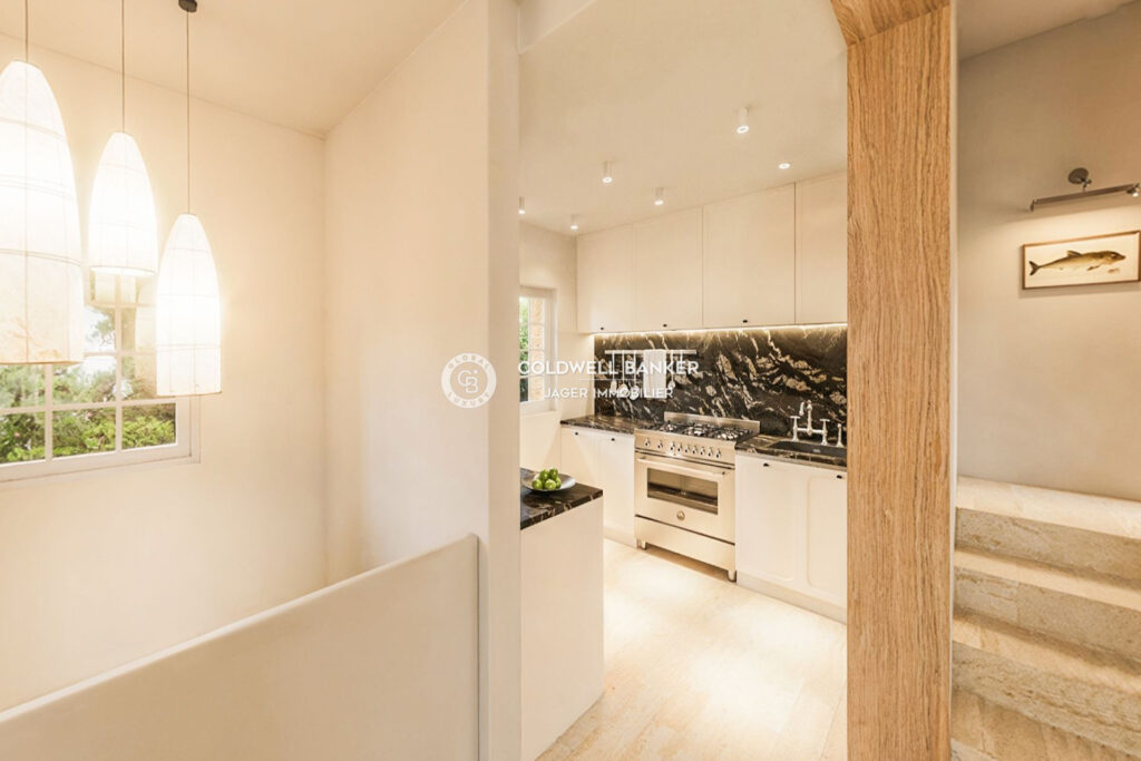 Superbe villa provençale avec vue mer panoramique – Golfe de S – 8 pièces – 7 chambres – 4  – 275.00 m²