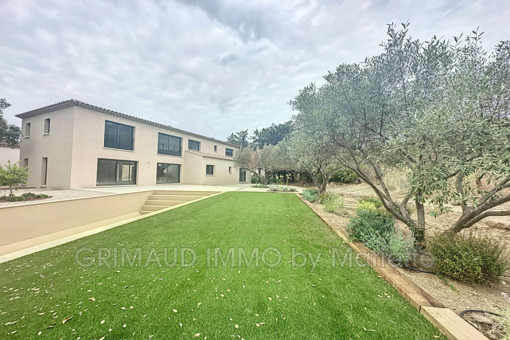 villa neuve livraison fin 2024, au calme avec 6ha de terrain.  – 5 pièces – 4 chambres – 4  – 240.00 m²