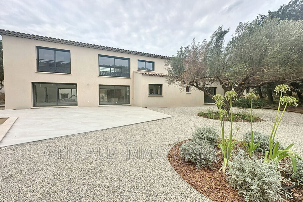 villa neuve livraison fin 2024, au calme avec 6ha de terrain.  – 5 pièces – 4 chambres – 4  – 240.00 m²