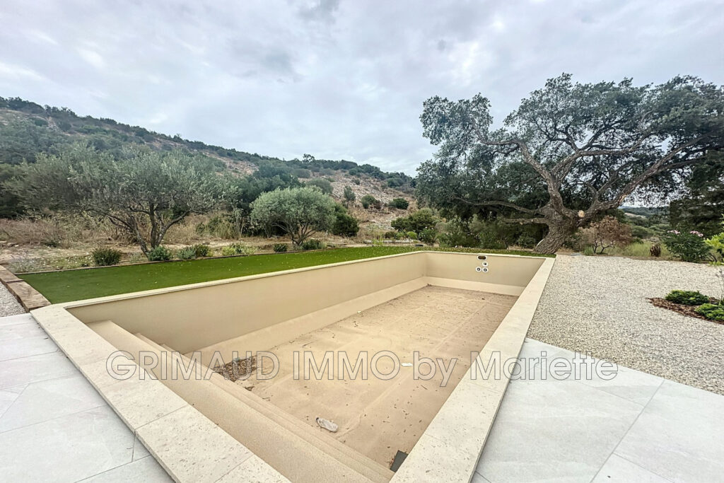 villa neuve livraison fin 2024, au calme avec 6ha de terrain.  – 5 pièces – 4 chambres – 4  – 240.00 m²