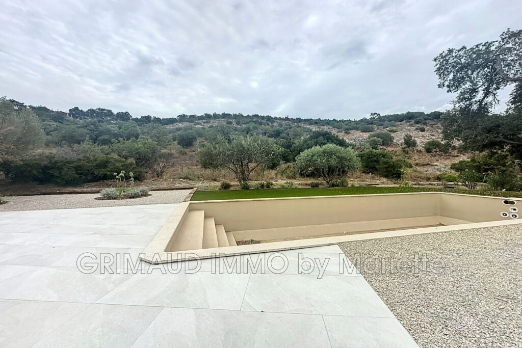 villa neuve livraison fin 2024, au calme avec 6ha de terrain.  – 5 pièces – 4 chambres – 4  – 240.00 m²